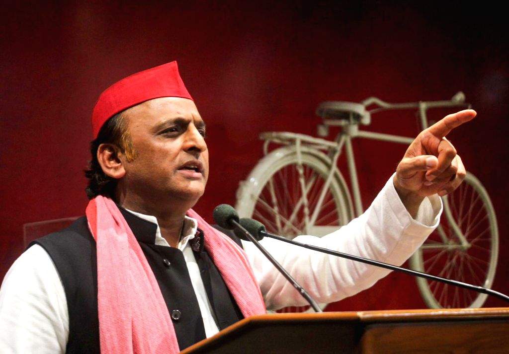 BJP को Akhilesh Yadav की सीधी चुनौती—हम पीछे हटने वालों में नहीं: