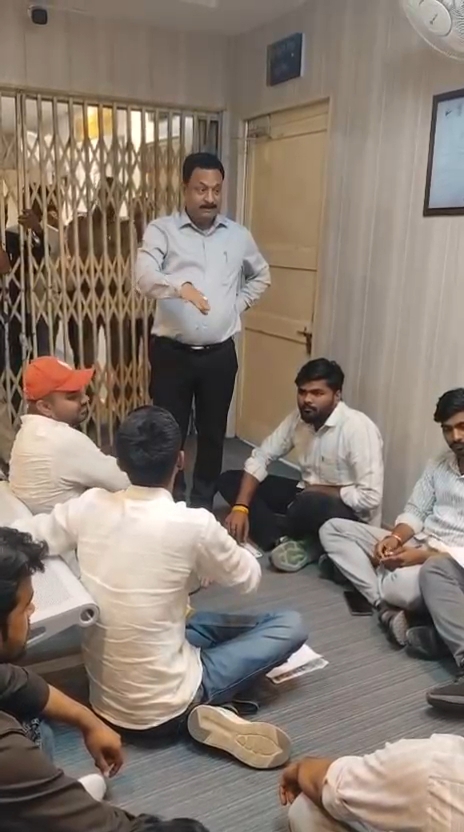 अखिलेश यादव के समर्थन में छात्र सभा का बड़ा विरोध प्रदर्शन, सौंपा ज्ञापन: