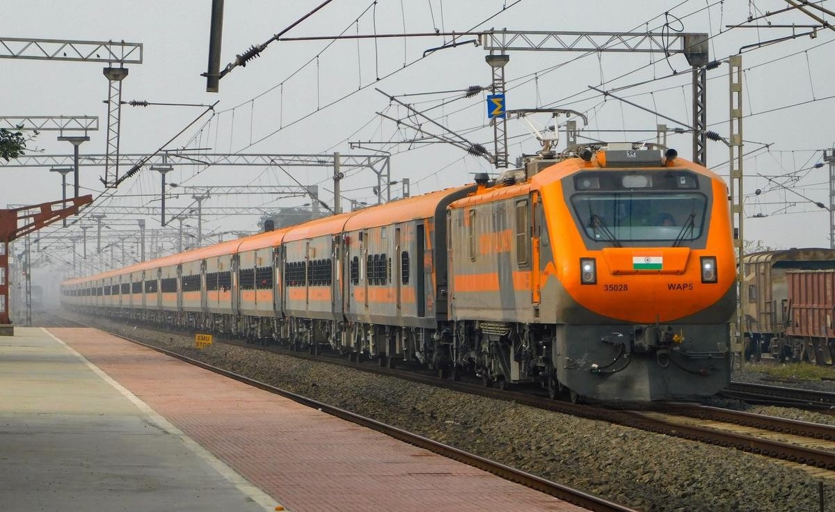 दिल्ली-गोरखपुर रूट पर चलेगी नई अमृत भारत एक्सप्रेस, सफर होगा आसान और सस्ता: