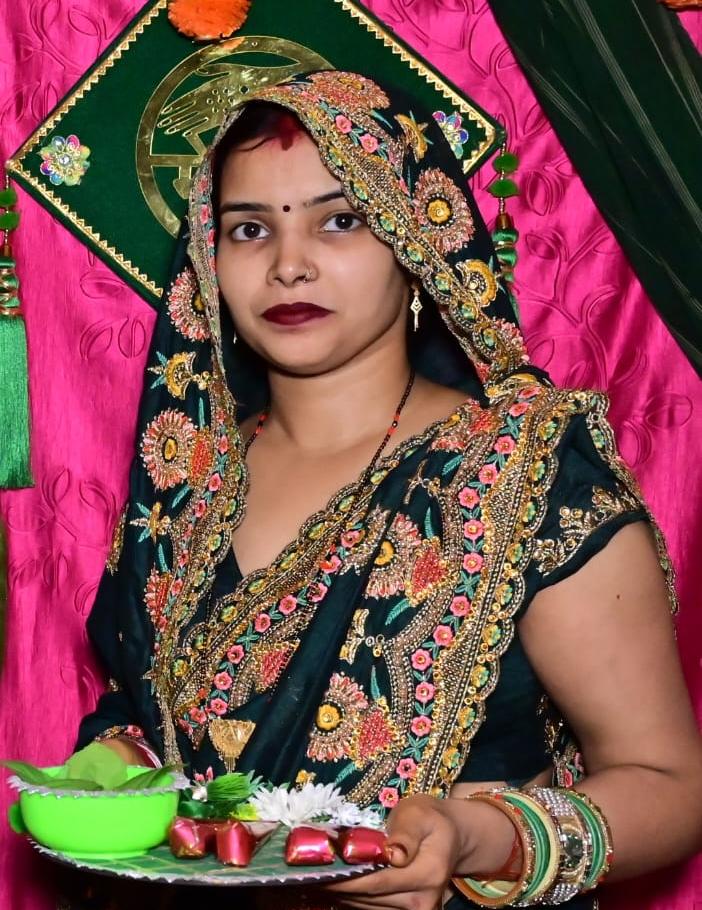 शादी की खुशियां मातम में बदली, विवाहिता का शव पंखे से लटका मिला, दहेज हत्या का आरोप: