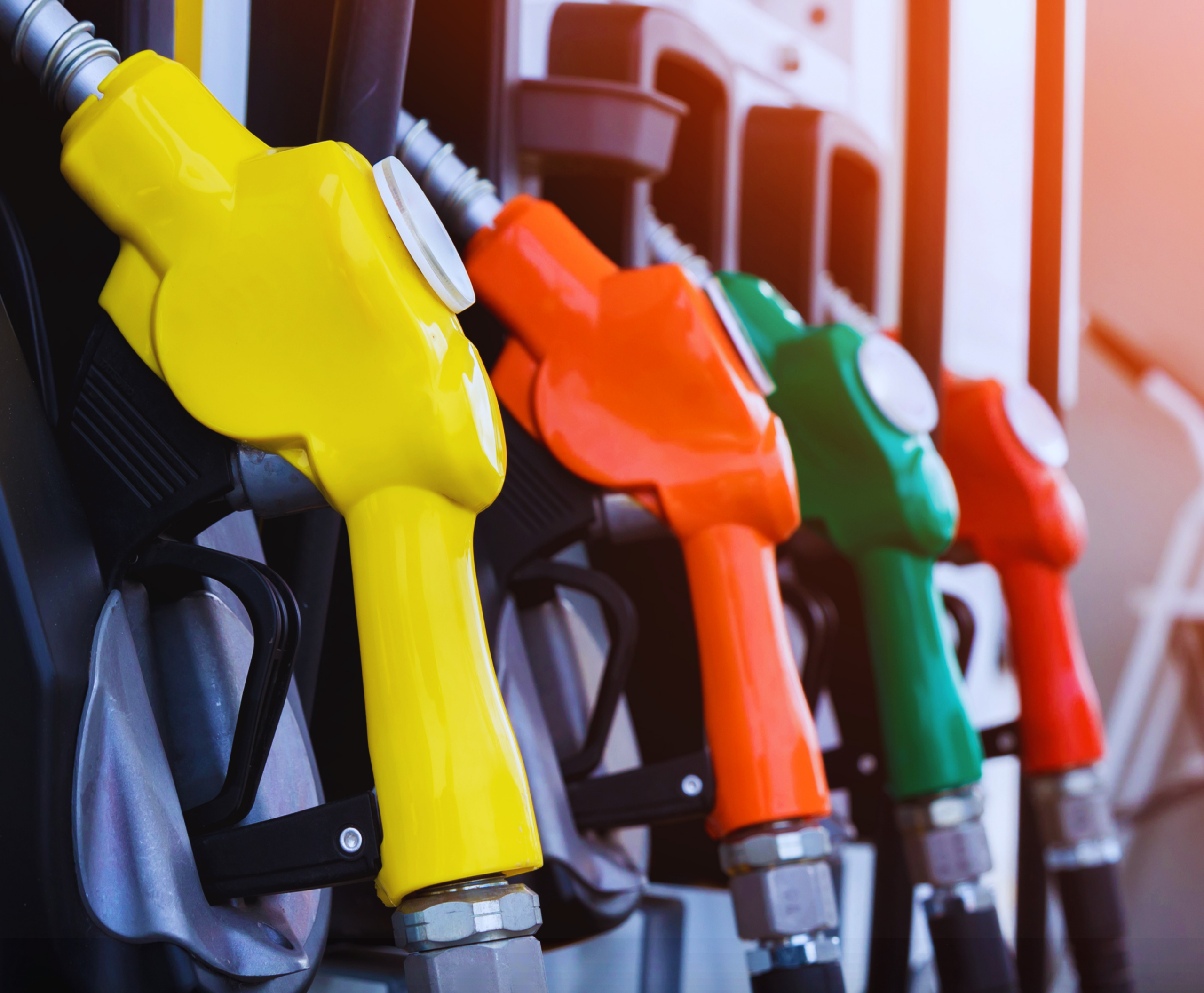 3 रुपए प्रति लीटर महंगा हुआ पेट्रोल-डीजल, CNG भी महंगी; जानिए आपकी जेब पर कितना पड़ेगा असर: