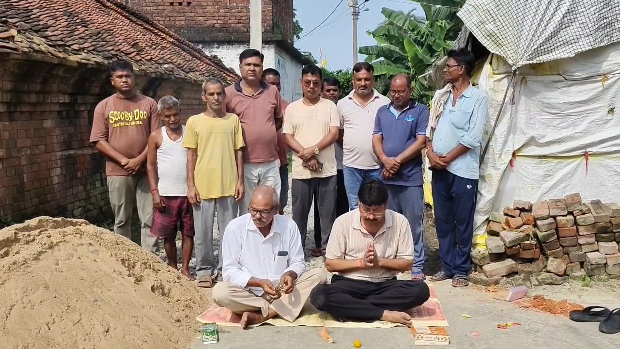 बृजमनगंज में विकास कार्यों ने पकड़ी रफ्तार, वार्ड 8 और 16 में CC रोड का भूमि पूजन: