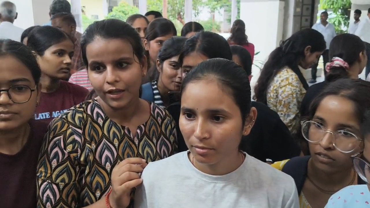 लखनऊ यूनिवर्सिटी के कैलाश छात्रावास में मेस को लेकर बवाल, छात्राओं ने लगाए गंभीर आरोप:
